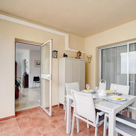 Apartment Lovely Overlooking The Port Estepona